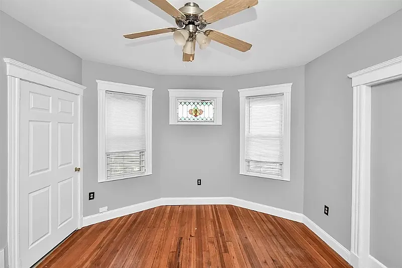 46 Corona St — Photo 2