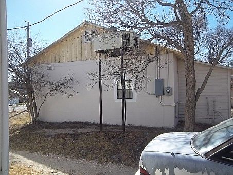 5th image of 611 4th St