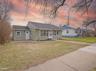 1307 10th St W, Williston, ND 58801