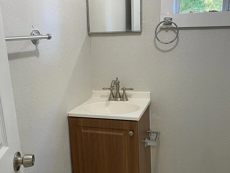 220 N Beaumont Ave #4 — Photo 13