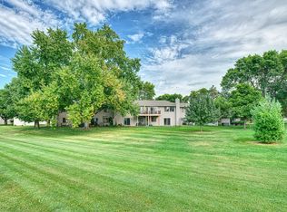 546 Clover Leaf Pkwy NE, Blaine, MN 55434