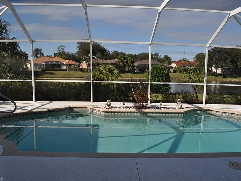 431 Dundee Ct — Photo 1