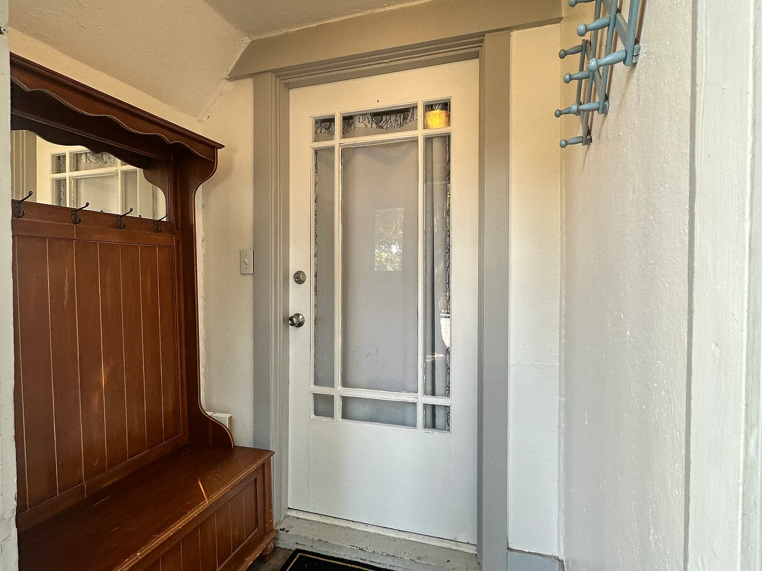 3 bed, 1.5 bath, 1177 sqft, $2,250 — Photo 3