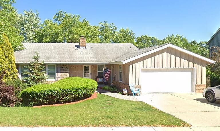 1st image of 2111 Yvonne STREET