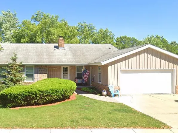 2111 Yvonne STREET, Waukesha, WI 53188