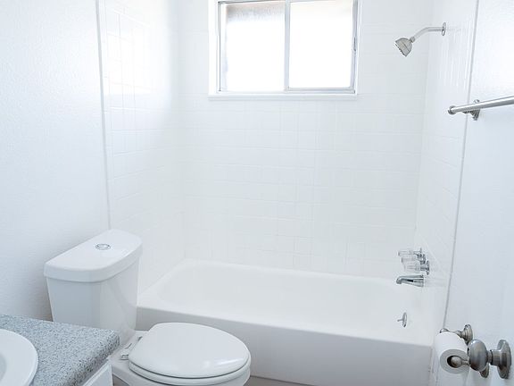 5th image of 5601 S Delaware St APT 202