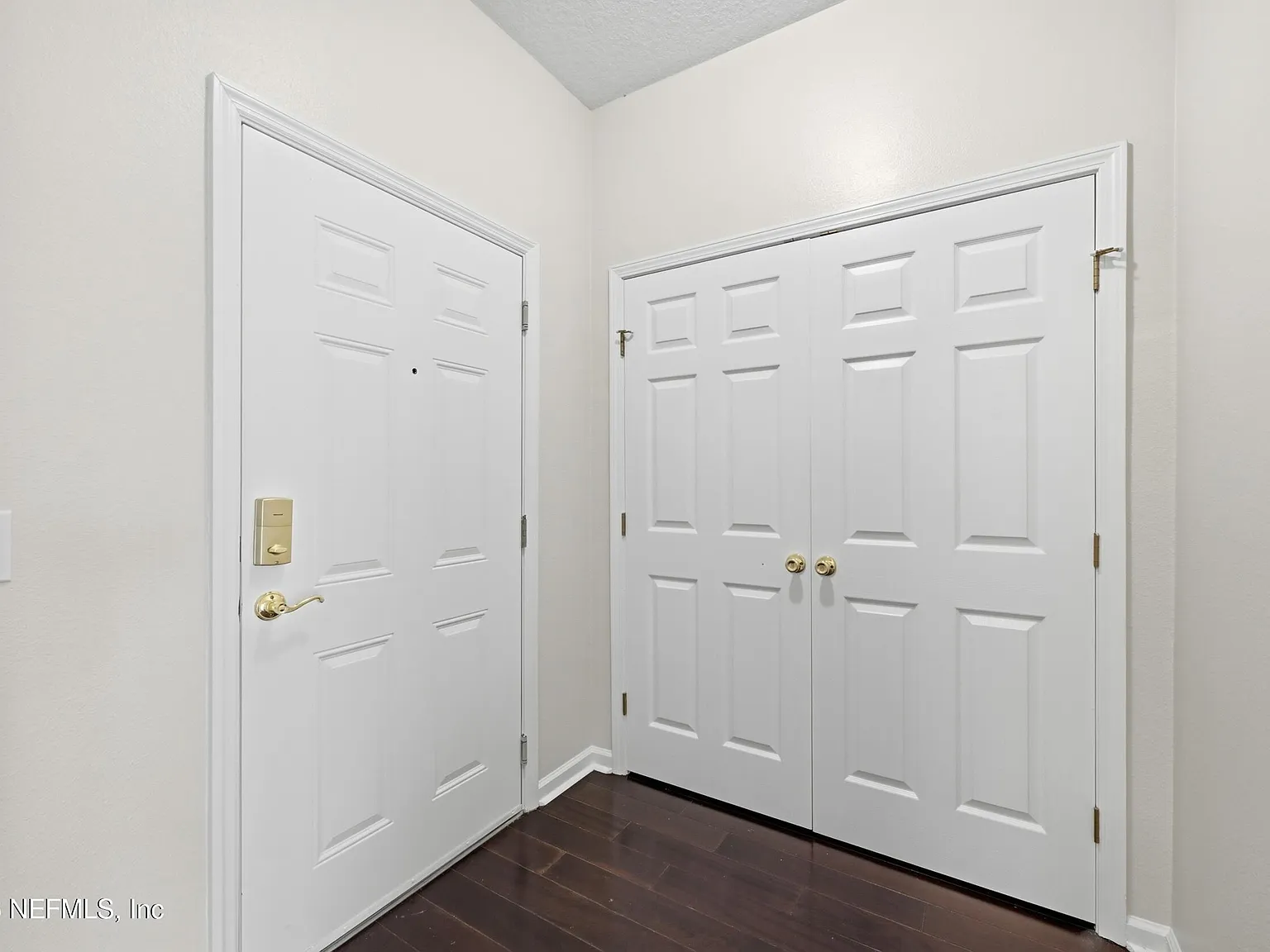 2 bed, 2.0 bath, 1112 sqft, $1,750 — Photo 2