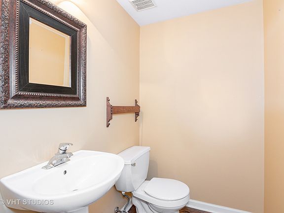 5th image of 90 Tanglewood Dr
