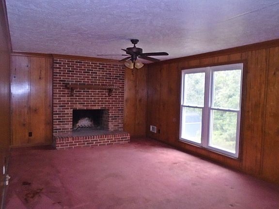 4th image of 100 Country Place Dr
