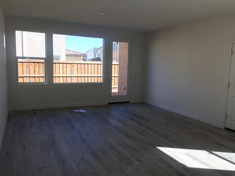 950 S Sophia St — Photo 13