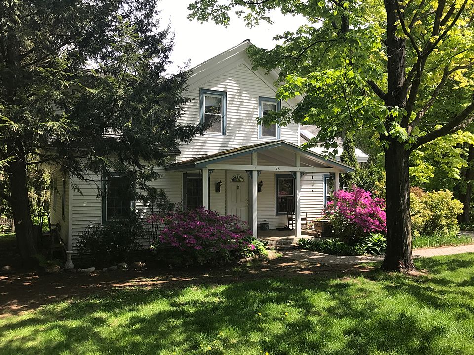 1st image of 98 Rowland St