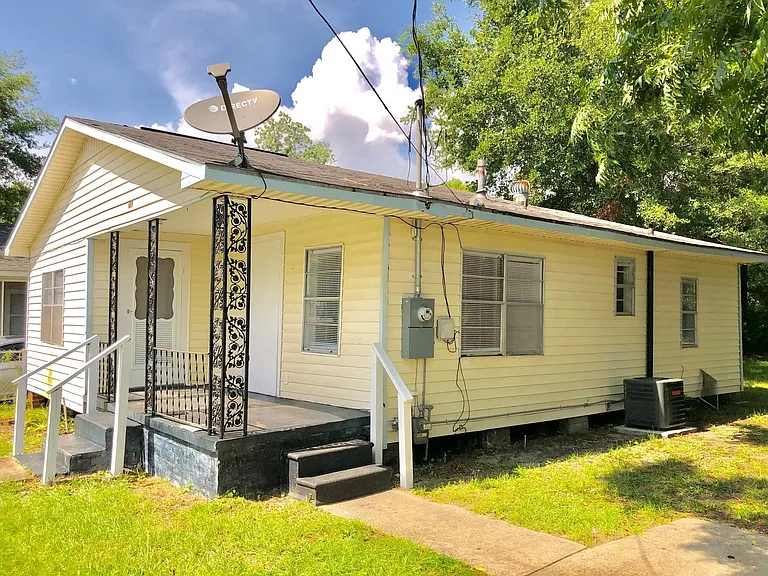 1018 Woodward Ave — Photo 3