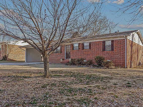 3rd image of 505 Cindy Dr