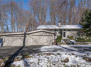 619 Quaker Rd, Chappaqua, NY 10514