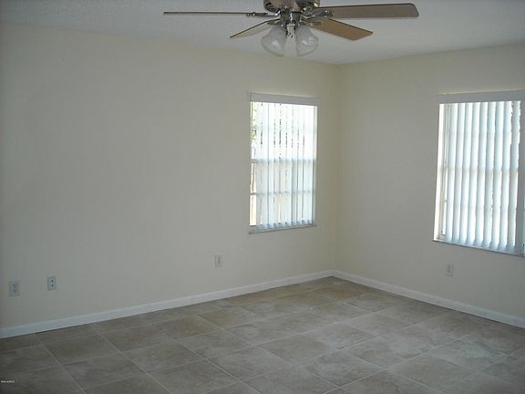 5th image of 4240 Fairfax St