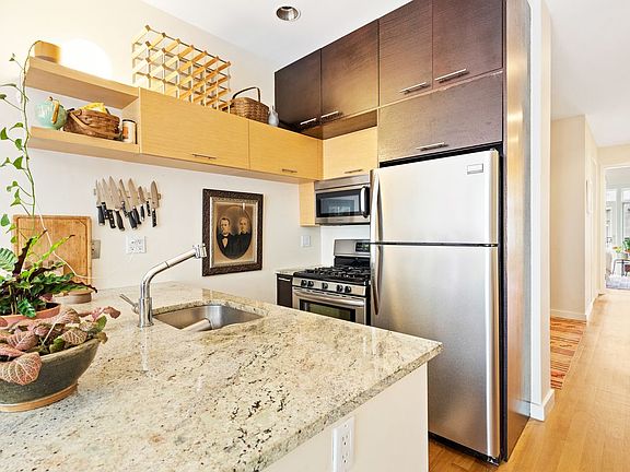 3rd image of 144 Clifton Pl APT 2B