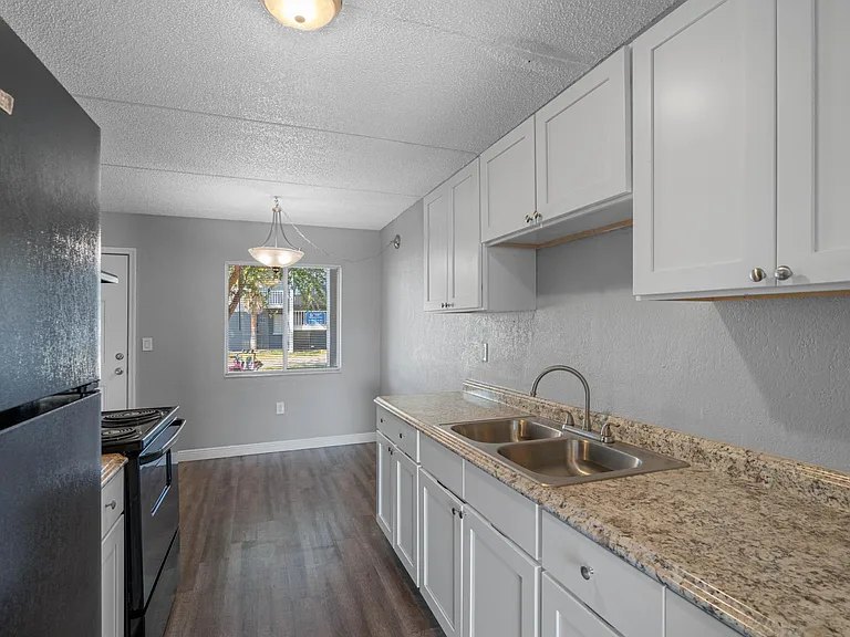 Palm Square Homes — Photo 70