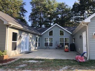 986 Meade Springs Rd, Brandenburg, KY 40108