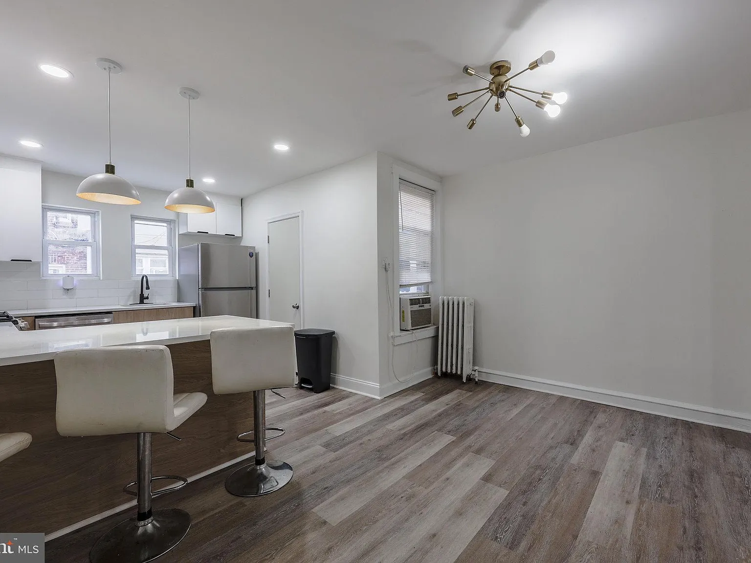 3 bed, 1038 sqft, $1,950 — Photo 4