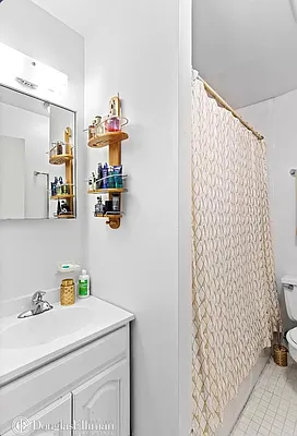 Rented by Douglas Elliman | media 15