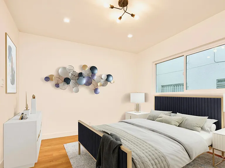 1047 N Sierra Bonita Ave — Photo 18