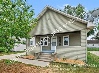 28 34th St SW, Wyoming, MI 49548