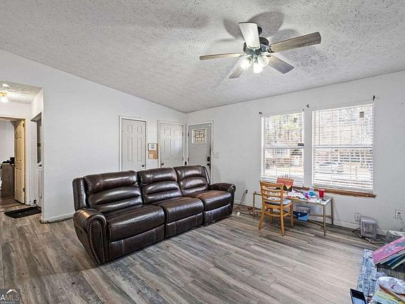 3rd image of 6340 Emerald Pointe Cir