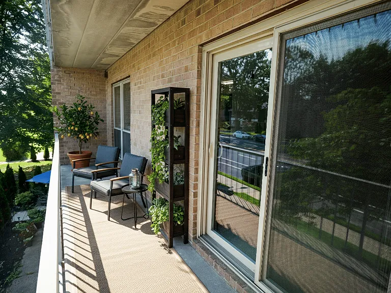 Woodmere Apartments — Photo 16