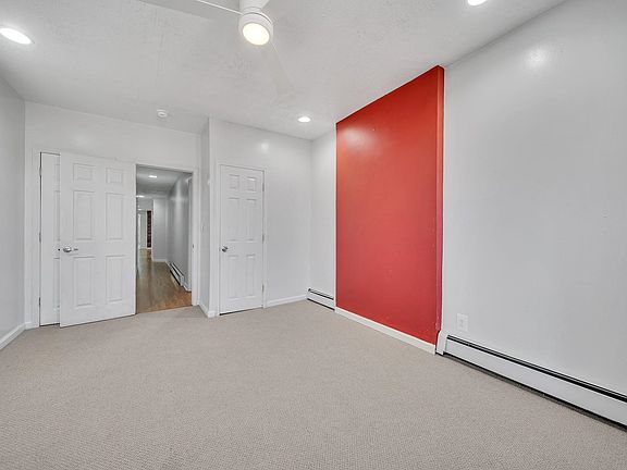 5th image of 811 Montgomery St APT 3R