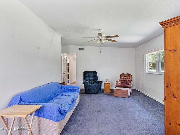 4th image of 105 S Hilltop Dr