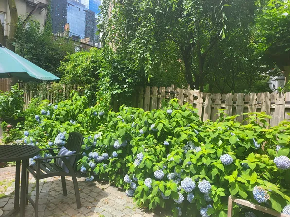 428 West 44th Street image 1 of 6