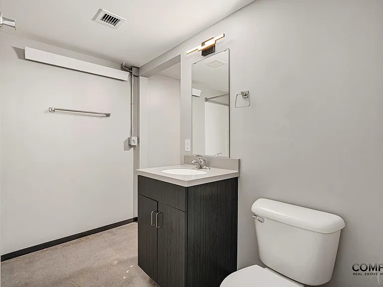 The Howard Apartments — Photo 51