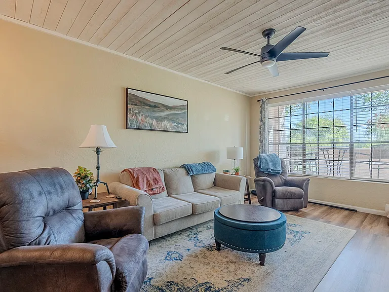 1029-7800 E Lincoln Dr — Photo 11