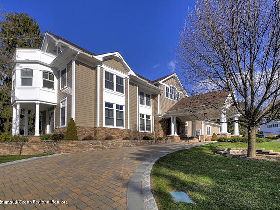2nd image of 100 Cranmoor Dr