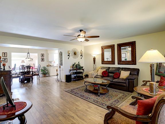 5th image of 10745 W Caron Dr
