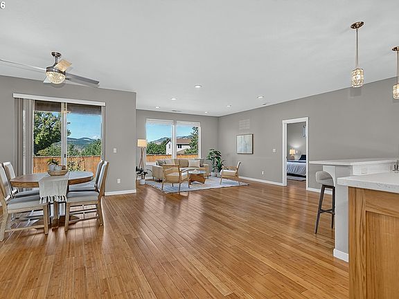 3rd image of 900 Falcon Ct
