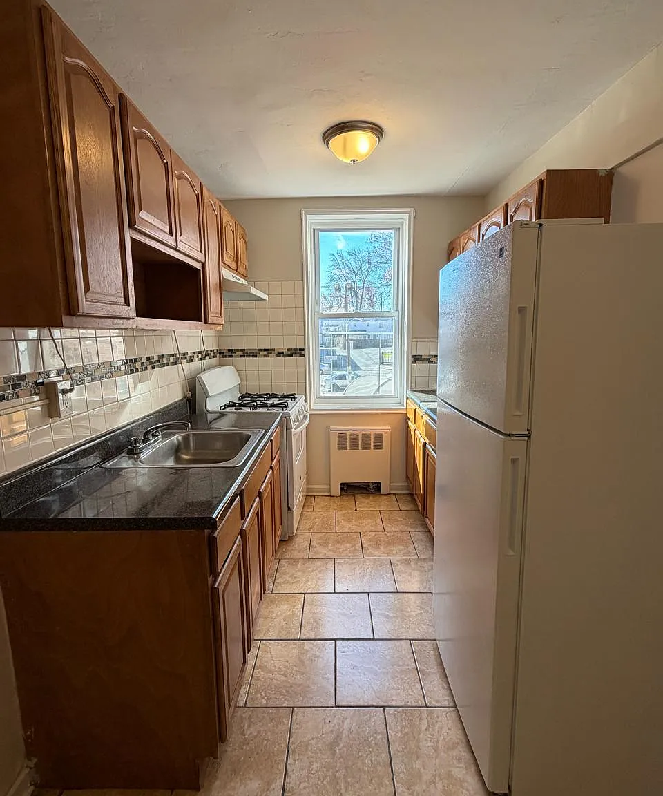 2 bed, $1,800 — Photo 1