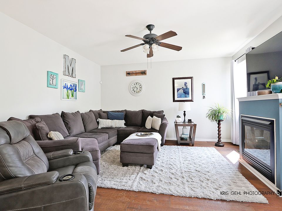 2nd image of 825 Limerick Ln