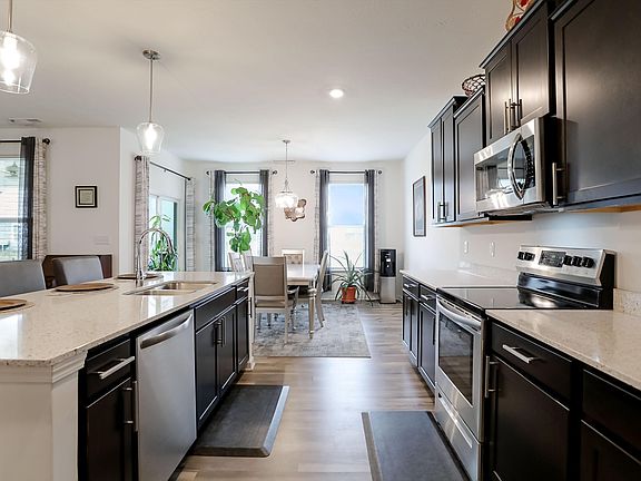 5th image of 2614 Riviera Pl