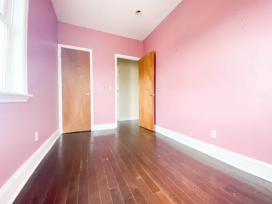 Rented by RealTegrity NY LLC | media 18