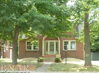 1405 E Oakland Ave, Bloomington, IL 61701