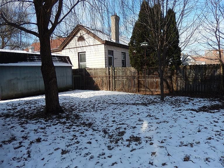 2nd image of 6805 Van Kirk Ave