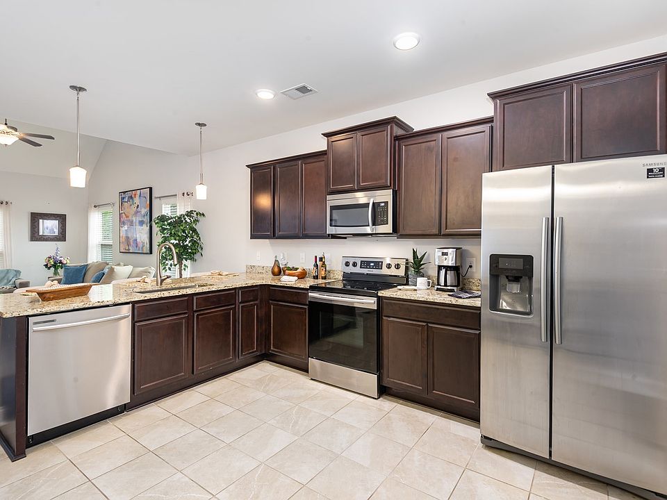 House on the Hill トップス　Checker 90 213 Forest Hill Dr, Crossville, TN 38558 | MLS #1339710 | Zillow