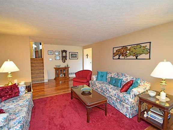 2nd image of 6330 Glengariff Dr