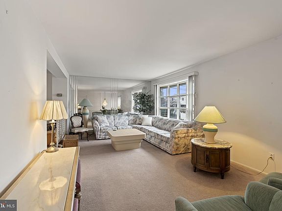 5th image of 10206 Galahad Rd