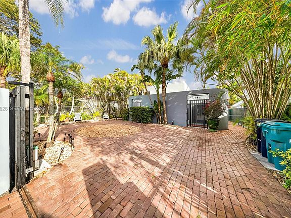 3rd image of 5747 SW 55th St