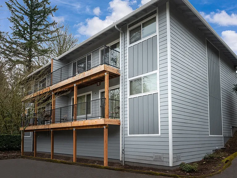 Vantage at Hillsdale Exterior