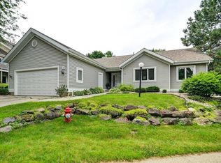 2 Quail Ridge Dr, Madison, WI 53717