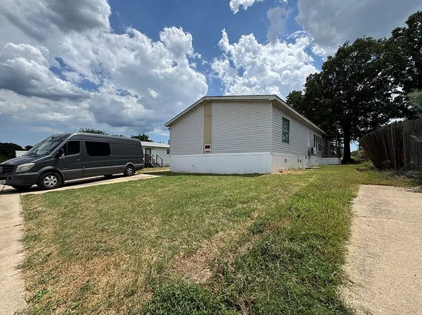 161 Navasota Dr, Bastrop, TX 78602