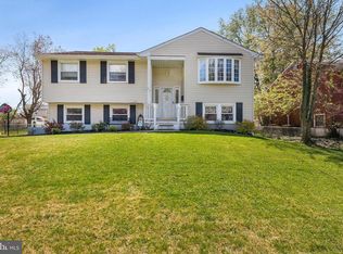 114 Parkview Rd, Stratford, NJ 08084